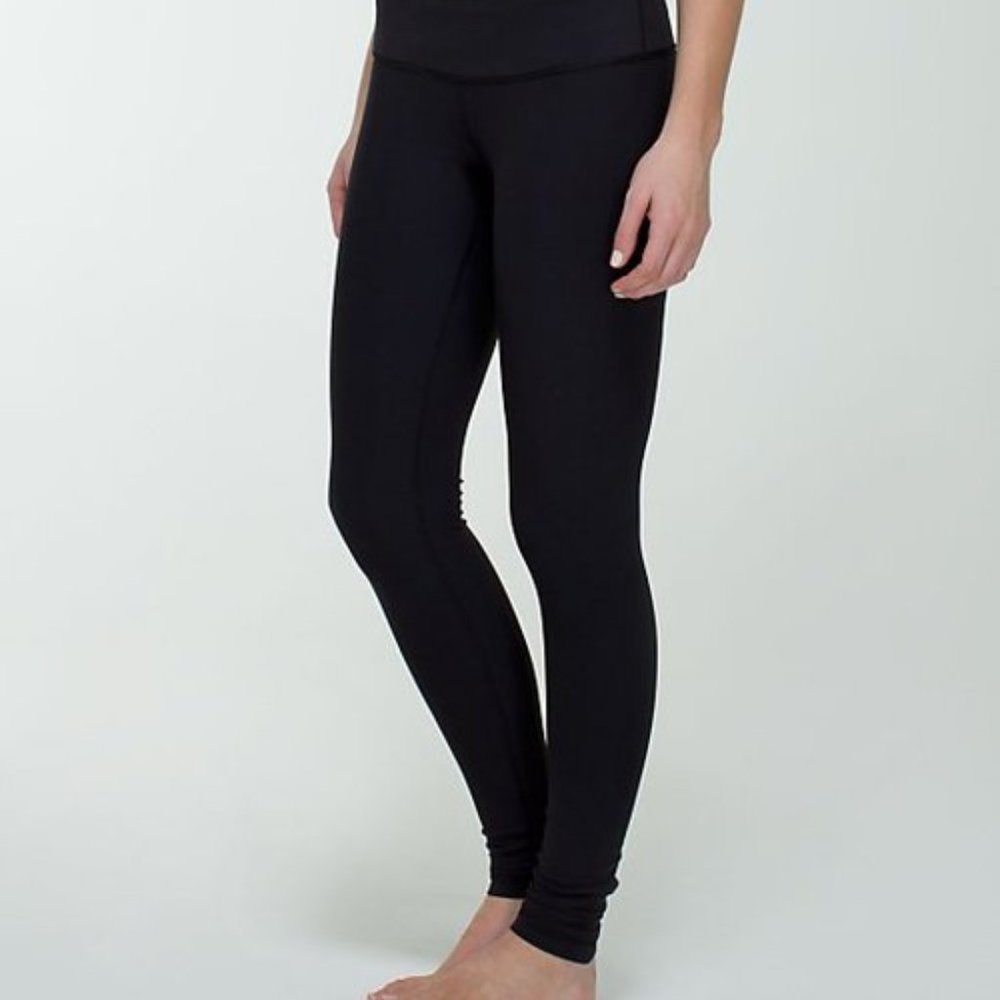 Lululemon Wunder Under Black size 6